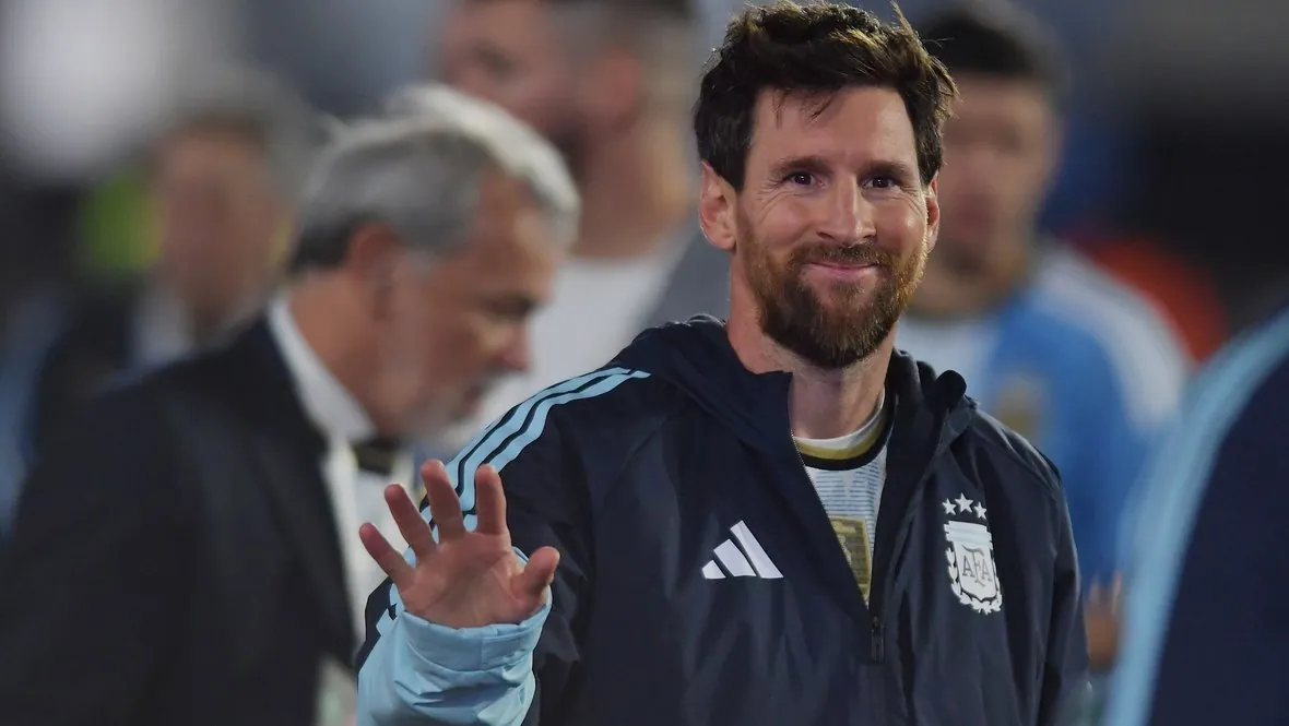 Neymar thanks Messi after Argentina forward’s farewell match