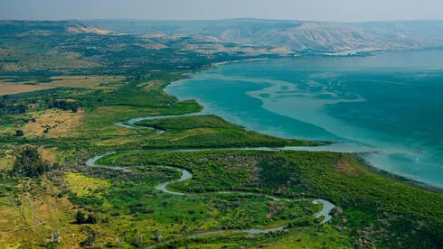 Israel forecast: temperatures edge higher, with light rain possible in the south