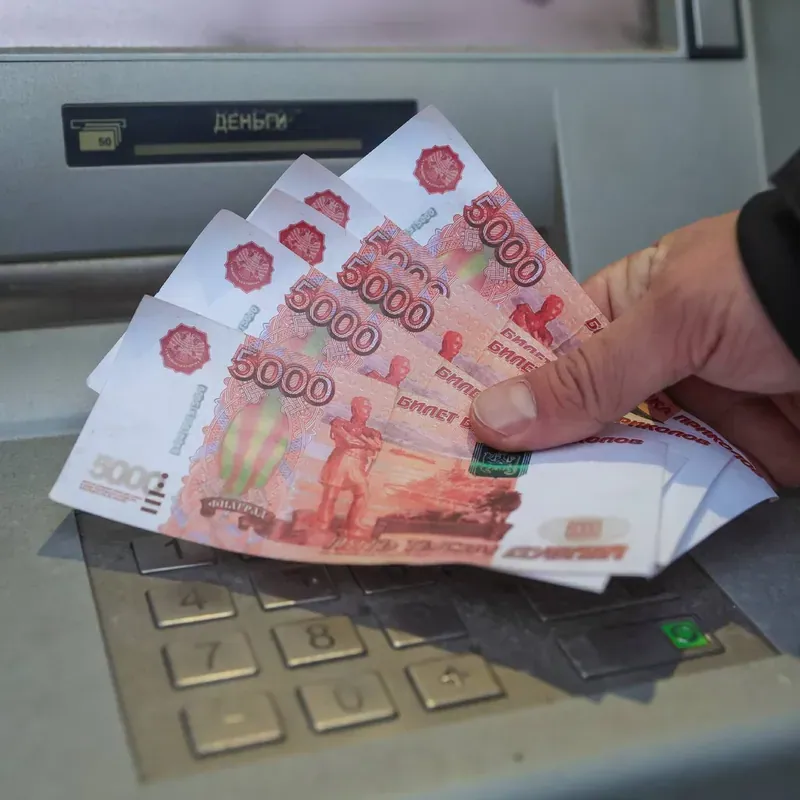 Yekaterinburg man says ATM glitch left up to 180,000 rubles uncredited