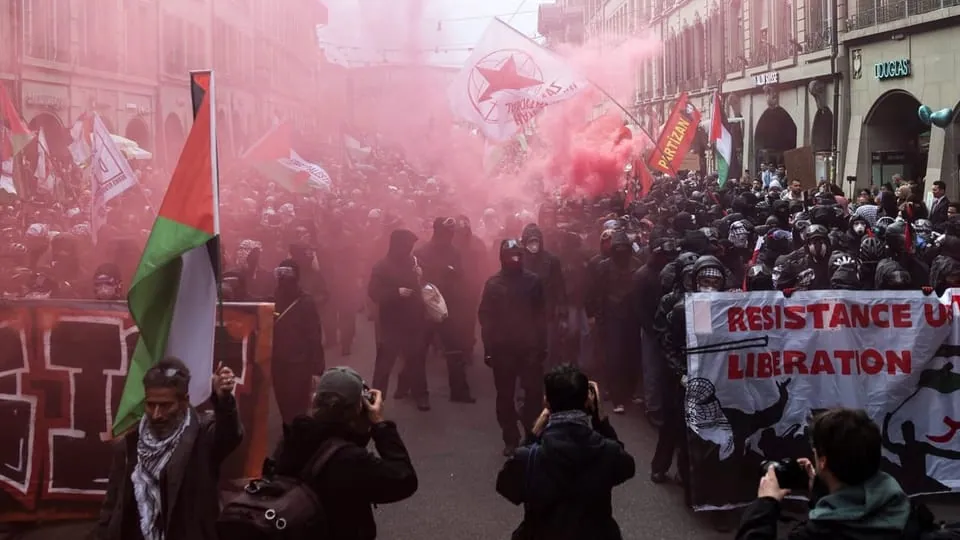 Swiss lawmakers back extending police custody to 48 hours