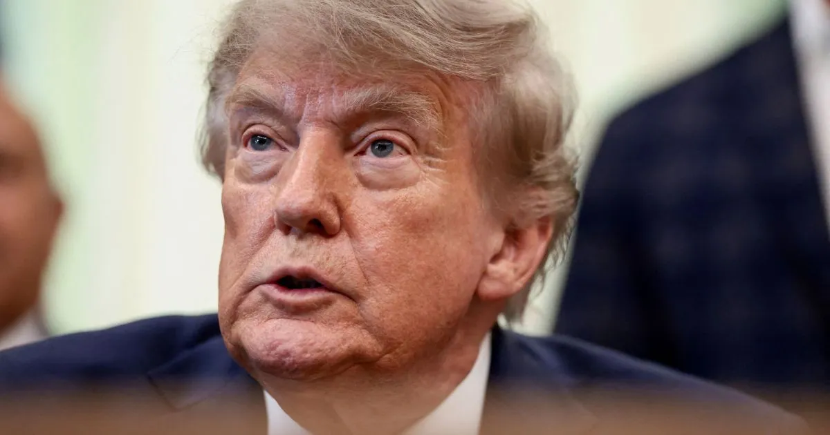 Trump calls Flávio Bolsonaro’s first-round showing a “very big victory”