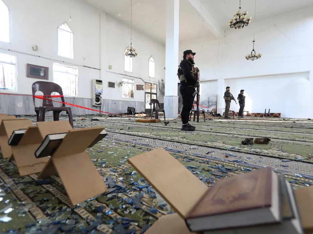 Syria arrests suspect accused of planning Homs mosque bombing