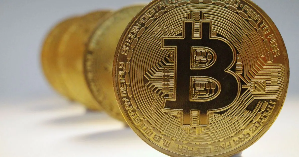Bitcoin rises as markets expect a less restrictive Fed outlook