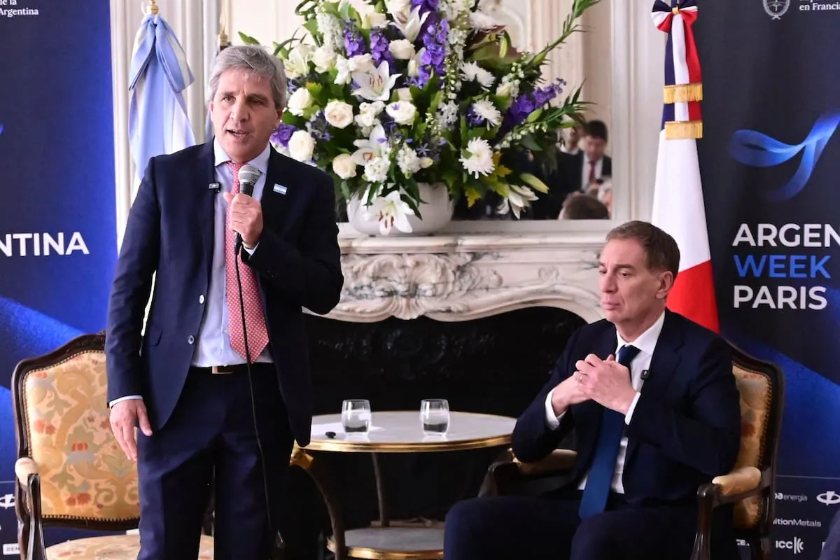 Argentina's government split over pace of deals with provincial governors