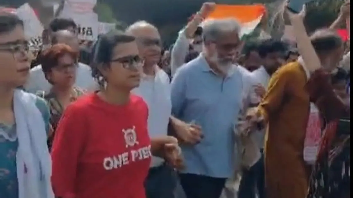 Neha Bora and fellow protest leaders detained on way to Dilli Haat