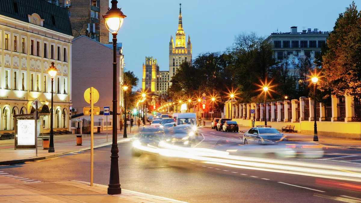 Moscow switches streetlights and architectural lighting to winter schedule