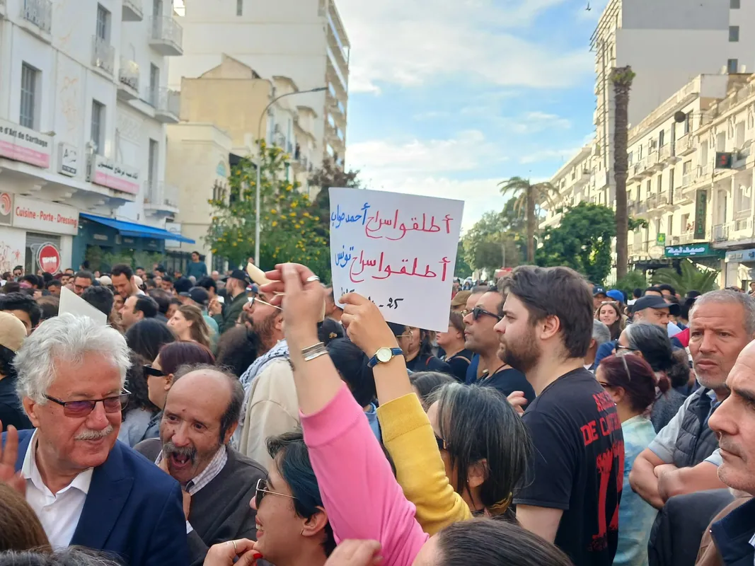 Eight Tunisian opposition parties back Oct. 17 march