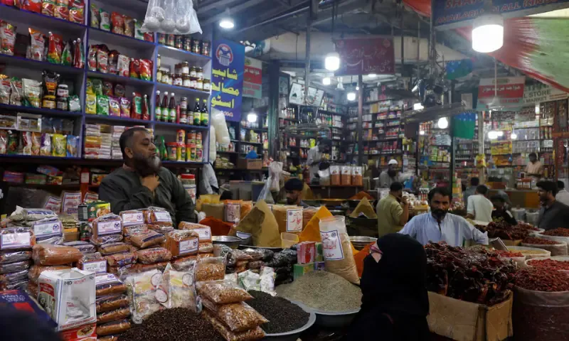Pakistan’s weekly inflation nears 12% as flour prices jump