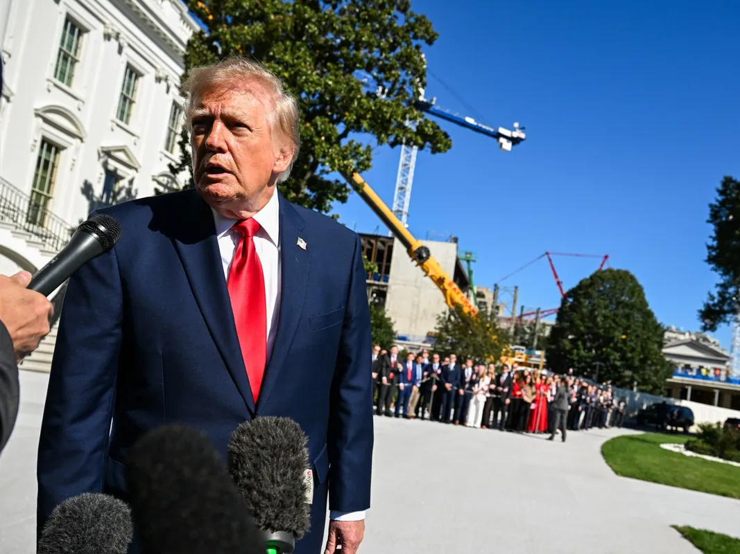 Демократы США и Common Cause подали иски из-за оплаченной из бюджета рекламы Трампа