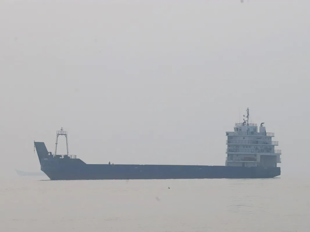 Bloomberg: Qatar positions LNG tankers for possible increase in Hormuz shipments