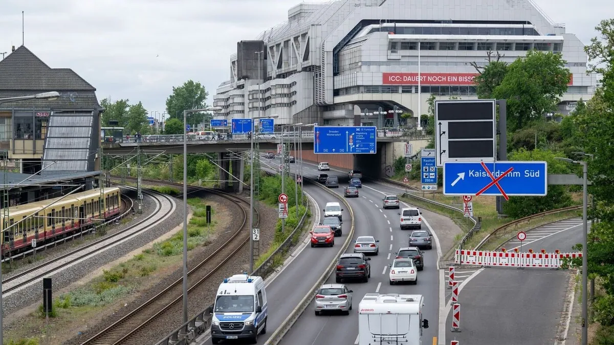 Traffic rerouted at Berlin’s Funkturm interchange during bridge works