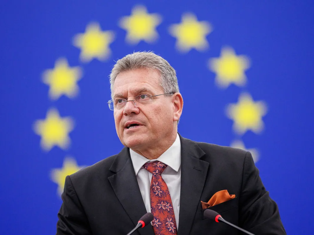 EU and China open talks amid record trade gap and export tensions