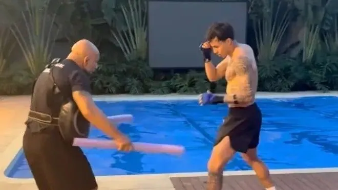 Kaio Jorge shares home boxing workout ahead of derby