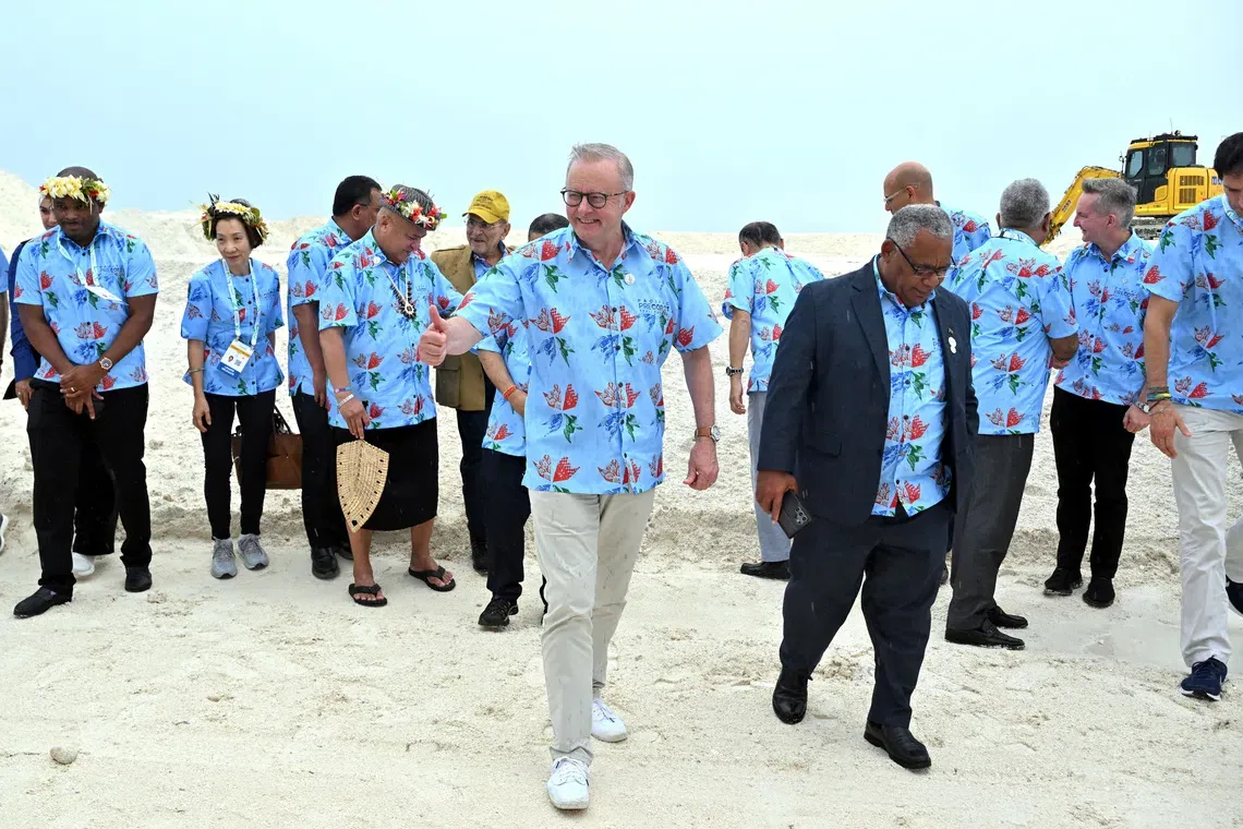 Pacific leaders visit Tuvalu to see effects of climate change