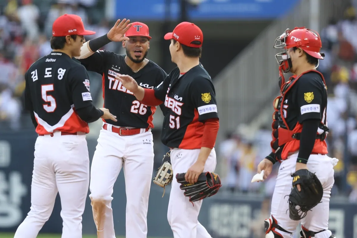 Киа Тайгерс и LG Твинс разыграют третье место перед плей-офф KBO