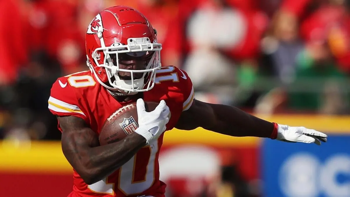 Wilson and Long urge Chiefs to consider Tyreek Hill workout