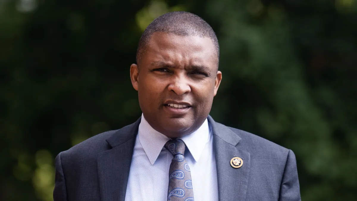 U.S. lawmaker proposes ban on candidates betting on their own races