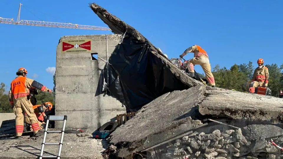 Switzerland holds first joint earthquake-response exercise with EU rescuers