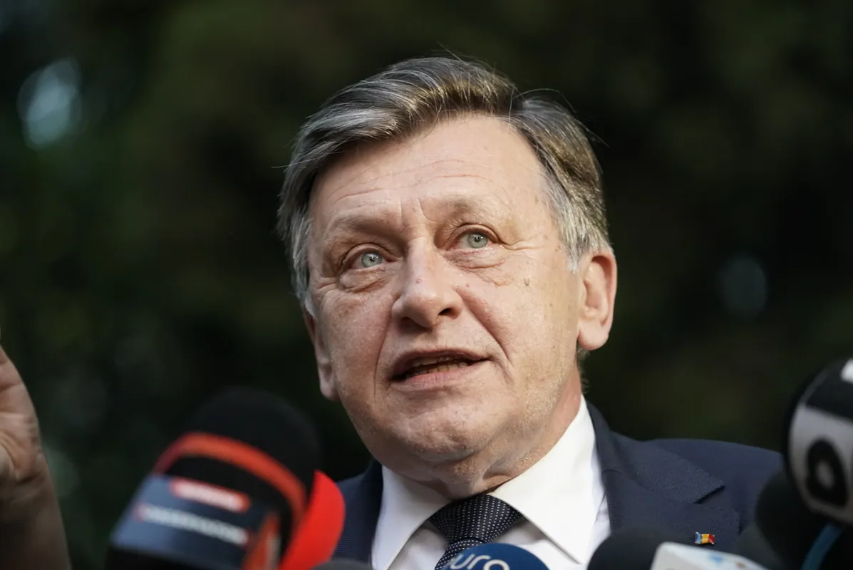 Romanian court orders România TV to pay Crin Antonescu damages
