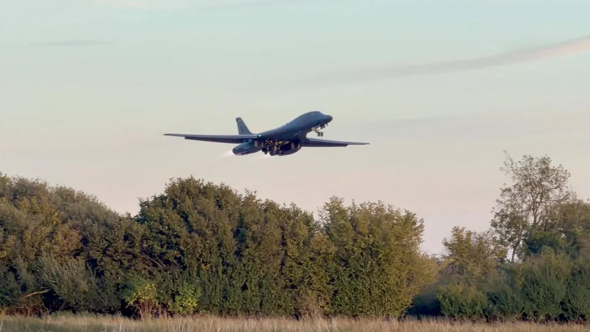 US moves B-1 bombers from British base amid reports of threats