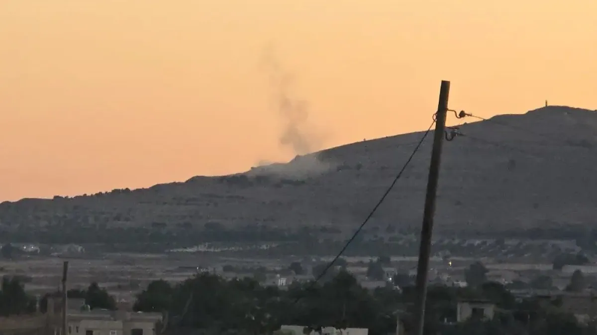 Israeli forces detain Syrian man in Quneitra after releasing two others