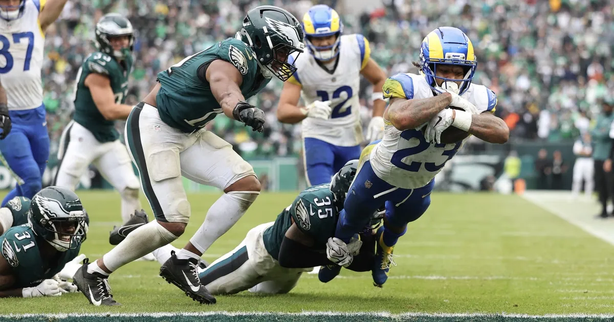 Rams rally with two late touchdowns to beat Eagles 24-20