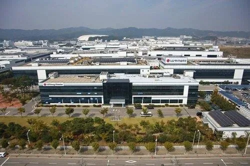 LG Energy Solution's Q3 operating profit rises 25% on energy-storage exports
