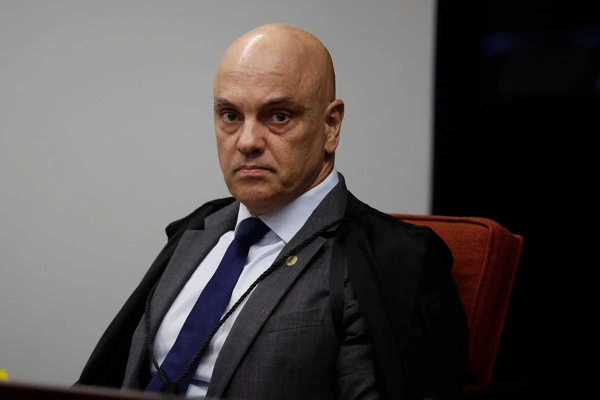 Brazilian justice orders Eduardo Bolsonaro to begin prison sentence