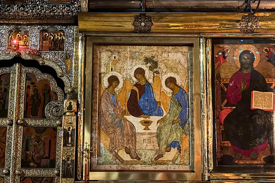 Rublev’s Trinity icon returns to the iconostasis at the Lavra cathedral