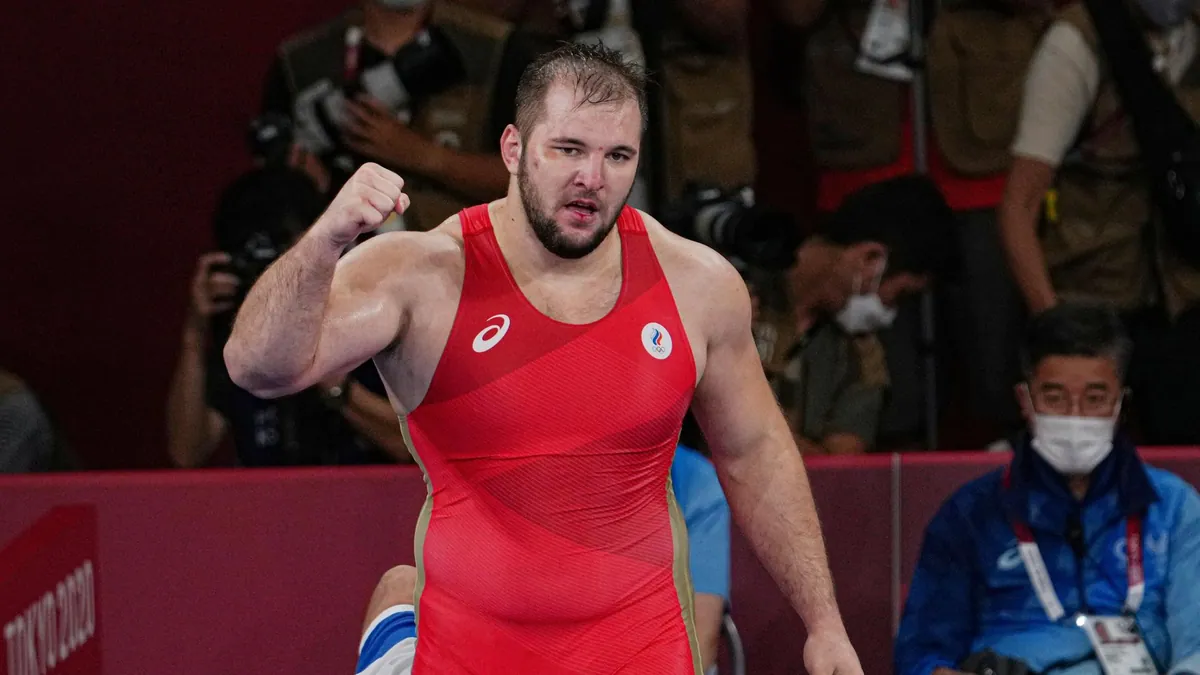 Emelin and Semenov named in Russia's world wrestling team