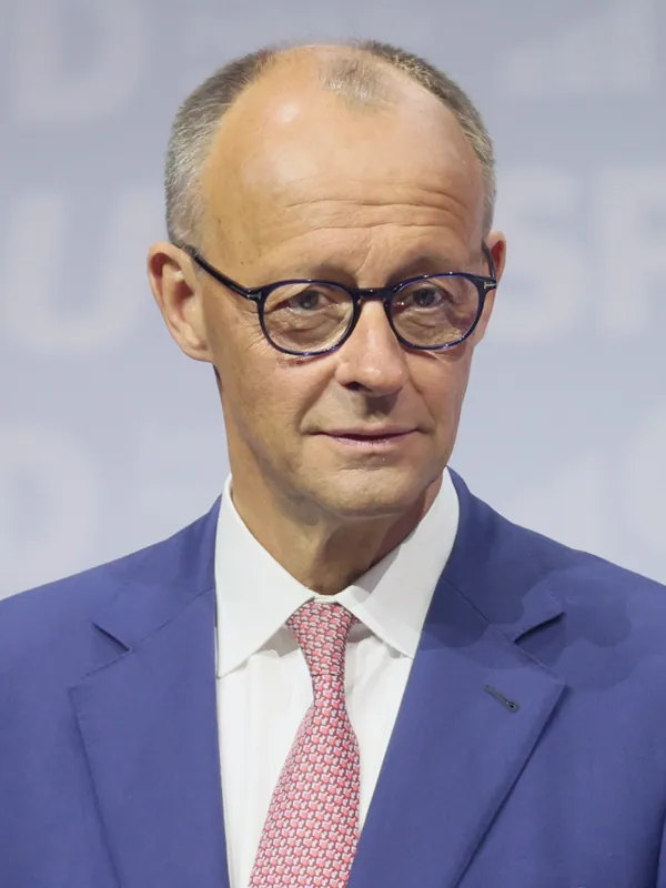 Berliner Zeitung framed Merz’s Kyiv visit against his political difficulties at home