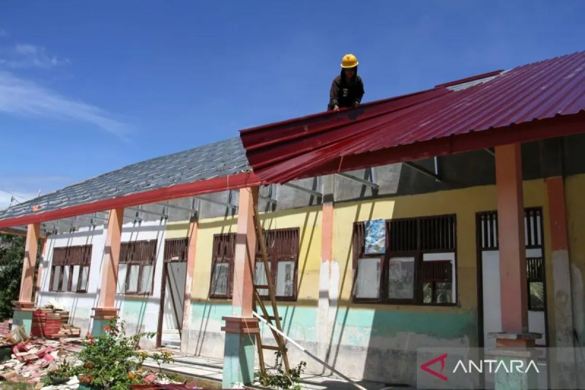 Floods and landslides damaged 4,922 schools in Indonesia