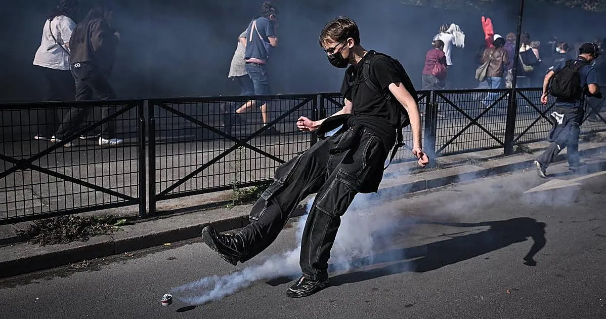 French student, 15, loses hand after grenade explodes during protest