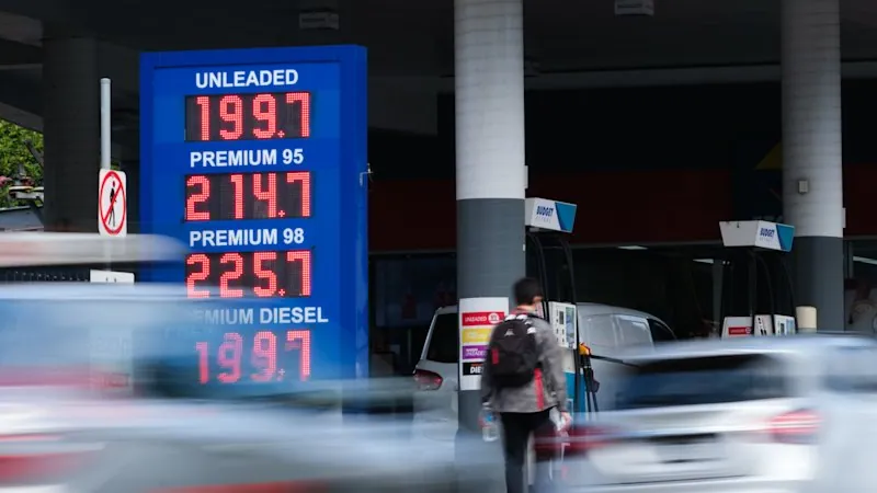 Australian fuel firms warn shrinking global oil buffers could lift pump prices as Iran war drags on