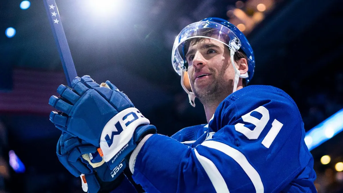 Tavares sidelined for weeks with lower-body injury