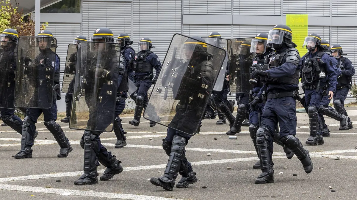 French prosecutors investigate student’s allegation of attempted drowning during arrest